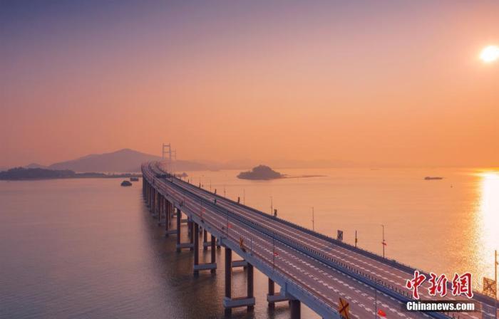 资料图:广东虎门大桥。中新社发 岳路建 摄